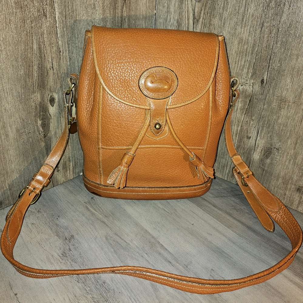 Dooney & Bourke Tan Leather Women's Bag